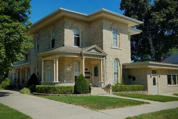 مبيت وإفطار Ha Whitney Inn