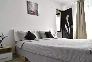 پانسیون Upstairs Residence