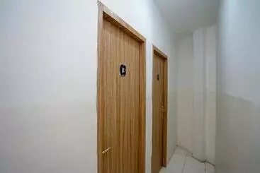 Hotel Spot On 2294 Mega Kost