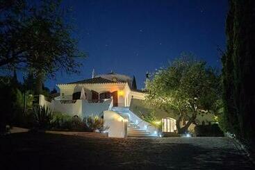 Aparthotel Monte Bougainvillea