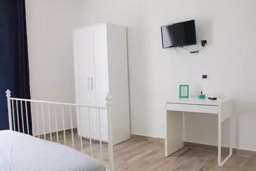تختخواب و صبحانه Fanà