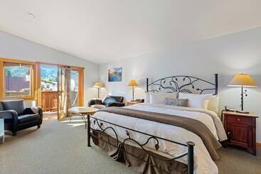 هتل Solstice Suites