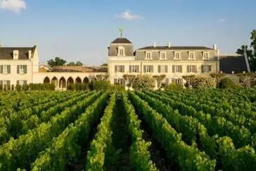 Aamiaismajoitus (B&B) Chambre Direct Piscine