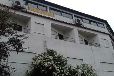 هاستل Residencial Retiro Sra. Da Luz