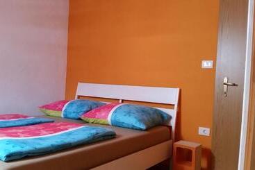 Hostel Thirsty River Rooms