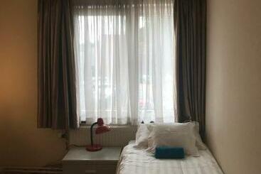 بنسيون Amby Family House