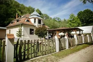 Pensió Spálený Mlýn V Národním Parku Podyjí