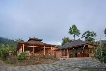 Pensión Munduk Menir Villas