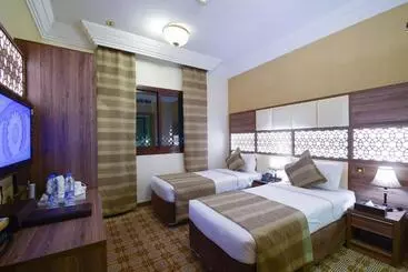 בית מלון כפרי Golden Tulip Al Zahabi