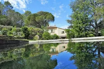 Bed and Breakfast Le Mas Des Oliviers