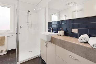 צימר Blue Rosella On Piper