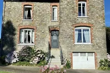 ベッドアンドブレックファースト Les Hortensias