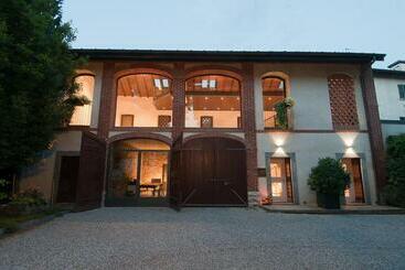 مبيت وإفطار La Corte E L Uva