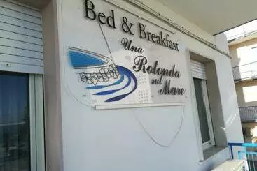 B&b Una Rotonda Sul Mare