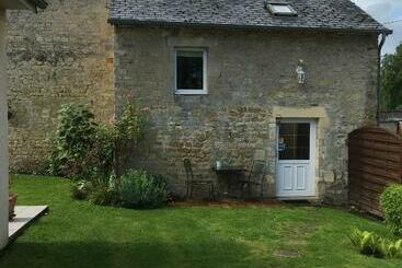 Aamiaismajoitus (B&B) La Pomme De Nuit