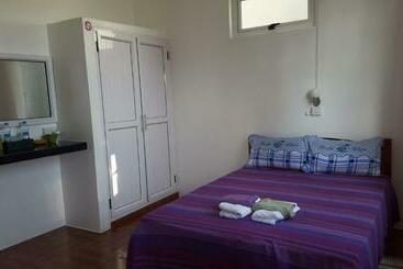 ペンション Chez Johnny Blue Bay