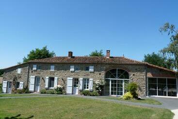 ベッドアンドブレックファースト Logis De La Bénétière