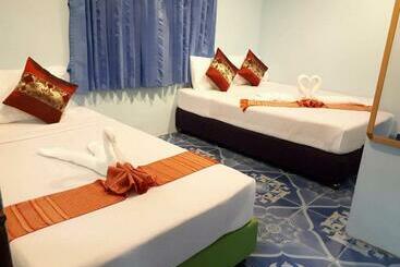 Pensió Baan Klong House