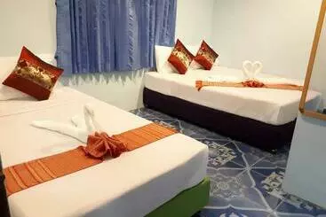 Majatalo Baan Klong House