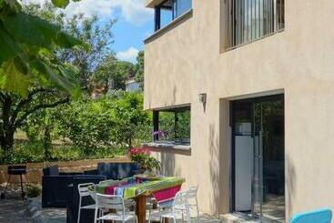 بنسيون Le Clos Saint Elme