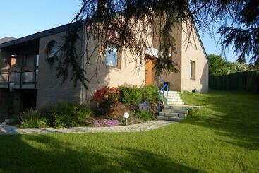 مبيت وإفطار Aux Cosmos