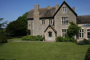 Helmdon House Bed And Breakfast