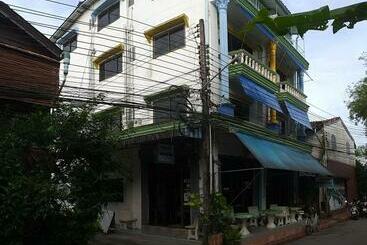 住宿加早餐 Residence House