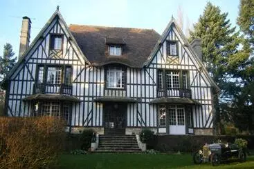 ベッドアンドブレックファースト Le Prieuré Boutefol