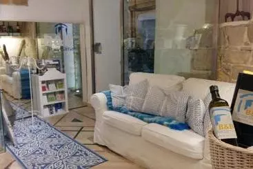 تختخواب و صبحانه Portadamare