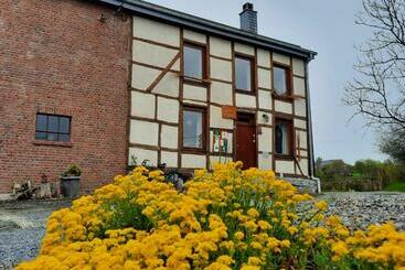 住宿加早餐  Aux Saveurs D Enneille