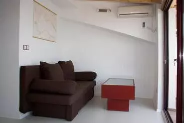 Majatalo Deep Blue Guest House