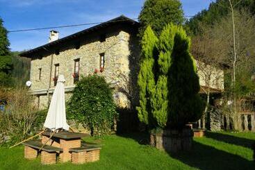 بنسيون Agroturismo Izarre