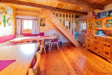 ホテル Appartement Arnoldgut