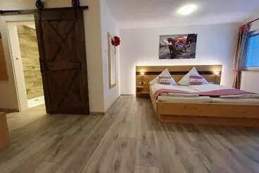 Majatalo Gasthaus Zum Hirschen