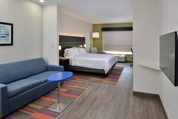 Holiday Inn Express Hotel & Suites Carthage, An Ihg