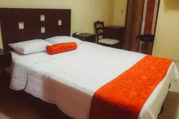 هتل El Patio De Don Moncho