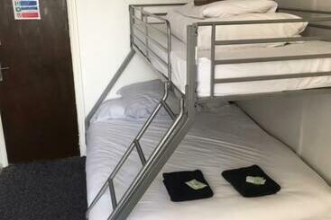 בית מלון כפרי Myroomz Seaview