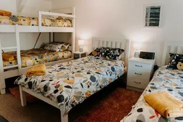 旅馆 Hamilton Lodge   Cottage Sleeps 8