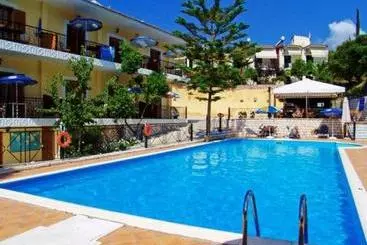 Bella Vista Hotel Studios & Apartments