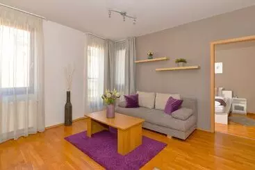 Central Passage Apartments By Vagabond