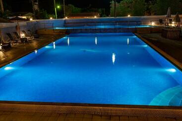 فندق Dolphin Resort & Conference