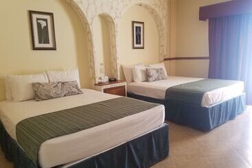 Laos Mar Hotel & Suites