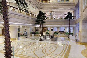 Отель Crowne Plaza Dandong