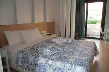 Daire Artemis Studios