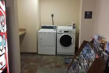 Hotel Holiday Inn Express Airport East, An Ihg