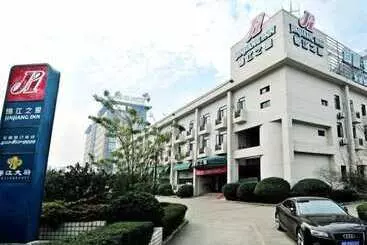 هتل Jinjiang Inn Ningbo Yinxiang City Metro Road