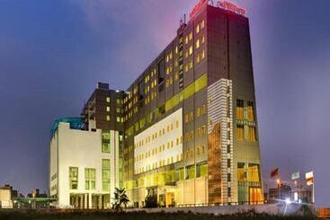 Pride Plaza Hotel, Kolkata