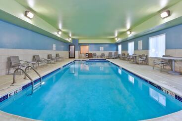 Holiday Inn Express Hotel & Suites Cleveland Richfield, An Ihg