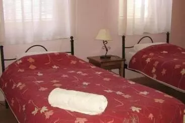 هتل Chola Guest House