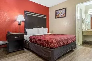 هتل Econo Lodge Columbia Fort Jackson